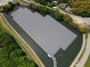 四国電力が運営している長谷池水上太陽光発電所（提供／四国電力）
